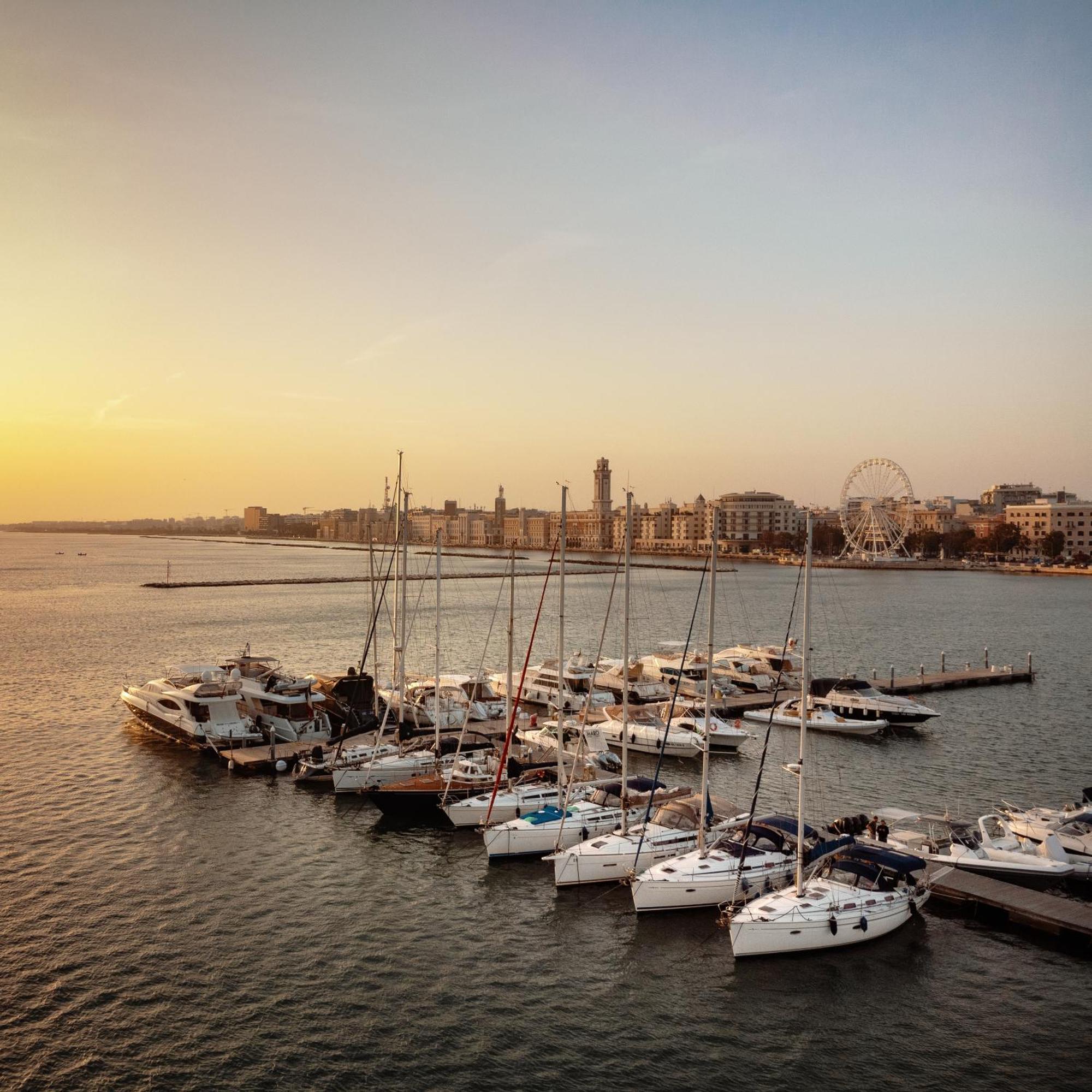 Charming Sailing Boat - Le Dimore Di Ines Bari Esterno foto